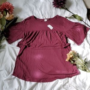 Gap Maternity nursing top NWT!